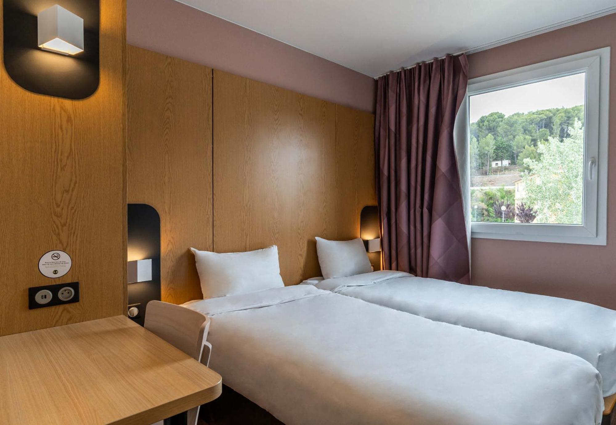 Twin Room,1589597020:JPEG